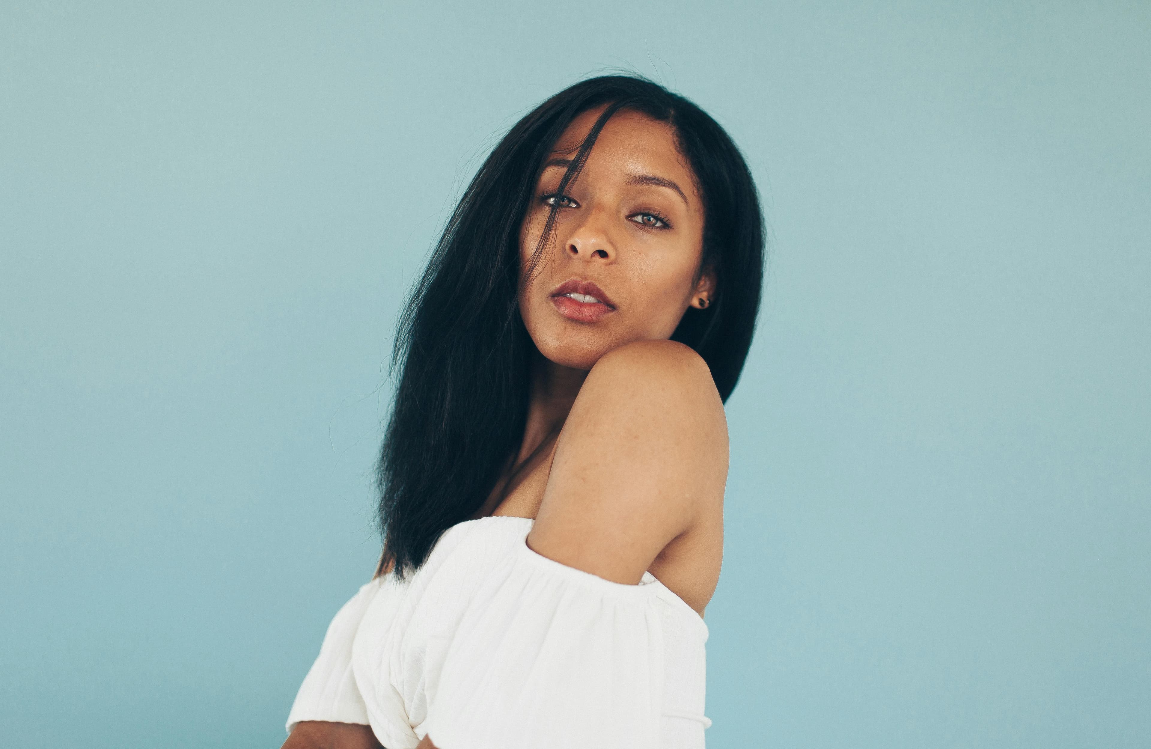 Two models with curly hair